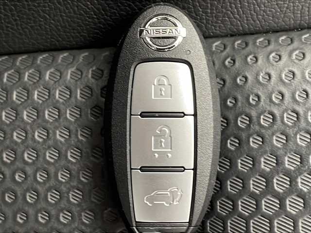 日産 エクストレイル 20Xi 千葉県 2020(令2)年 1.9万km ダイヤモンドブラック 純正ナビ/　CD/DVD/Bluetooth/フルセグTV/プロパイロット/レーダークルーズコントロール/レーンキープアシスト/衝突軽減ブレーキ/クリアランスソナー/ブラインドスポットモニター/全方位カメラ/電動パーキング/オートホールド/デジタルインナーミラー/パワーバックドア/カプロンシート/シートヒーター/オートライト/フォグランプ/LEDライト/フロアマット/ドアバイザー