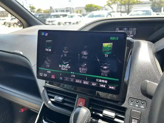 トヨタ ヴォクシー ZS 煌Ⅱ 鳥取県 2019(平31)年 4.4万km ホワイトパールクリスタルシャイン 社外10型ナビ/フルセグ/DVD/CD/BT/バックカメラ/ETC/前後ドライブレコーダー/トヨタセーフティセンス/クルーズコントロール/レーンキープアシスト/オートマチックハイビーム/両側パワースライドドア/LEDヘットライト/社外16インチアルミホイール/プッシュエンジンスタート/アイドリングストップ/スマートキー×2