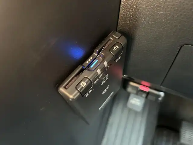 トヨタ ヴォクシー ZS 煌Ⅱ 鳥取県 2019(平31)年 4.4万km ホワイトパールクリスタルシャイン 社外10型ナビ/フルセグ/DVD/CD/BT/バックカメラ/ETC/前後ドライブレコーダー/トヨタセーフティセンス/クルーズコントロール/レーンキープアシスト/オートマチックハイビーム/両側パワースライドドア/LEDヘットライト/社外16インチアルミホイール/プッシュエンジンスタート/アイドリングストップ/スマートキー×2