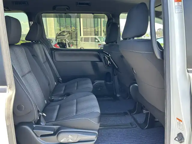 トヨタ ヴォクシー ZS 煌Ⅱ 鳥取県 2019(平31)年 4.4万km ホワイトパールクリスタルシャイン 社外10型ナビ/フルセグ/DVD/CD/BT/バックカメラ/ETC/前後ドライブレコーダー/トヨタセーフティセンス/クルーズコントロール/レーンキープアシスト/オートマチックハイビーム/両側パワースライドドア/LEDヘットライト/社外16インチアルミホイール/プッシュエンジンスタート/アイドリングストップ/スマートキー×2