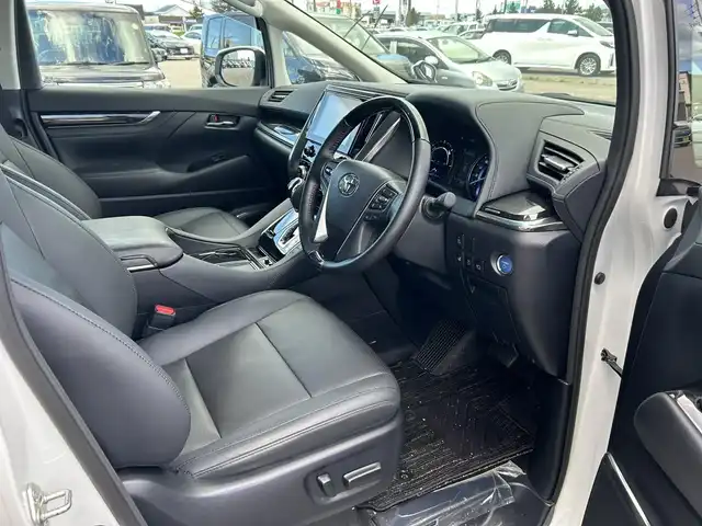 トヨタ アルファードハイブリット SR Cパッケージ 道南・函館 2023(令5)年 1.5万km ホワイトパールクリスタルシャイン /純正ディスプレイオーディオ//純正AWノーマルタイヤ積込//純正エンジンスターター//バックカメラ//両側パワースライドドア//パワーバックドア//前席パワーシート//前席ベンチレーションシート//ワイパーデアイサー//ステアリングヒーター//AC100V//TEIN車高調//プリクラッシュセーフティ//レーダークルーズコントロール//レーンディパーチャーアラート//オートマチックハイビーム//LEDヘッドライト//オートライト//スマートキー//エンジンプッシュスタート//寒冷地仕様//ワンオーナー