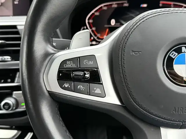 ＢＭＷ ＢＭＷ Ｘ３ xDrive20d Mスポーツ 静岡県 2020(令2)年 3.5万km アルピンホワイトⅢ セレクトパッケージ/・電動パノラマガラスサンルーフ/・リヤサイドウインドーローラーブラインド/・harman/kardonサラウンドサウンドシステム/BMWヘッドアップディスプレイ/BSM/ハーフレザーシート/電動リアゲート/iDrive/(BT/ScreenMirroring/フルセグ)/ドライビングアシストプラス/・ACC/・ステアリング&レーンコントロールアシスト/・レーンディパーチャーウォーニング/・レーンチェンジウォーニング/・アクティブサイドコリジョンプロテクション/・前車接近警告機能/・衝突回避・被害軽減ブレーキ/・事故回避アシスト/・後車衝突警告機能/・クロストラフィックウォーニング/パーキングアシストプラス/・PDC/・パーキングアシスト/・トップビュー/・サイドビュー・カメラ/・リヤビューカメラ/インテリジェントセーフティ/メモリー付パワーシート/シートヒーター/ETC/ドライブレコーダー/保証書/取説/スペアキー