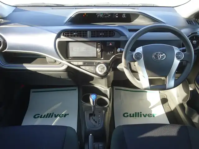 トヨタ アクア S 山形県 2016(平28)年 6.4万km グレーメタリック 衝突被害軽減システム/純正SDナビ/　　【CD DVD BT フルセグ MSV】/バックカメラ/オートライト/アイドリングストップ/ステアリングスイッチ/電動格納ウィンカーミラー/純正フロアマット/ドアバイザ―/スマートキー/ETC