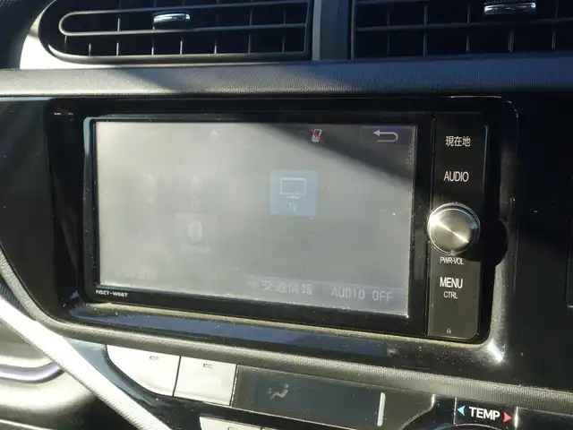 トヨタ アクア S 山形県 2016(平28)年 6.4万km グレーメタリック 衝突被害軽減システム/純正SDナビ/　　【CD DVD BT フルセグ MSV】/バックカメラ/オートライト/アイドリングストップ/ステアリングスイッチ/電動格納ウィンカーミラー/純正フロアマット/ドアバイザ―/スマートキー/ETC