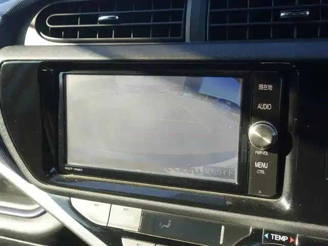 トヨタ アクア S 山形県 2016(平28)年 6.4万km グレーメタリック 衝突被害軽減システム/純正SDナビ/　　【CD DVD BT フルセグ MSV】/バックカメラ/オートライト/アイドリングストップ/ステアリングスイッチ/電動格納ウィンカーミラー/純正フロアマット/ドアバイザ―/スマートキー/ETC