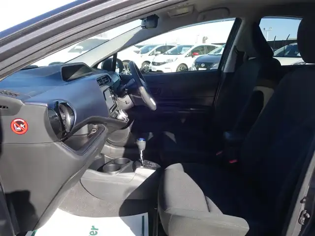 トヨタ アクア S 山形県 2016(平28)年 6.4万km グレーメタリック 衝突被害軽減システム/純正SDナビ/　　【CD DVD BT フルセグ MSV】/バックカメラ/オートライト/アイドリングストップ/ステアリングスイッチ/電動格納ウィンカーミラー/純正フロアマット/ドアバイザ―/スマートキー/ETC