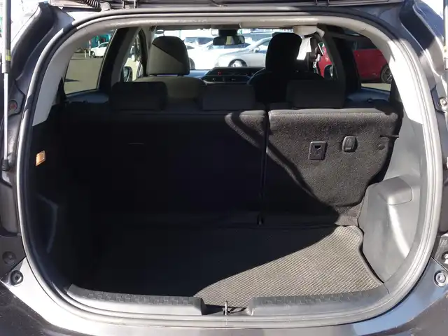 トヨタ アクア S 山形県 2016(平28)年 6.4万km グレーメタリック 衝突被害軽減システム/純正SDナビ/　　【CD DVD BT フルセグ MSV】/バックカメラ/オートライト/アイドリングストップ/ステアリングスイッチ/電動格納ウィンカーミラー/純正フロアマット/ドアバイザ―/スマートキー/ETC