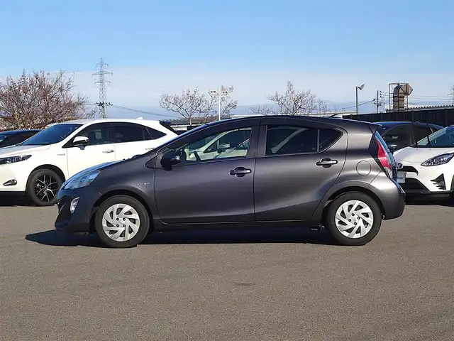 トヨタ アクア S 山形県 2016(平28)年 6.4万km グレーメタリック 衝突被害軽減システム/純正SDナビ/　　【CD DVD BT フルセグ MSV】/バックカメラ/オートライト/アイドリングストップ/ステアリングスイッチ/電動格納ウィンカーミラー/純正フロアマット/ドアバイザ―/スマートキー/ETC