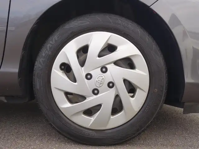 トヨタ アクア S 山形県 2016(平28)年 6.4万km グレーメタリック 衝突被害軽減システム/純正SDナビ/　　【CD DVD BT フルセグ MSV】/バックカメラ/オートライト/アイドリングストップ/ステアリングスイッチ/電動格納ウィンカーミラー/純正フロアマット/ドアバイザ―/スマートキー/ETC