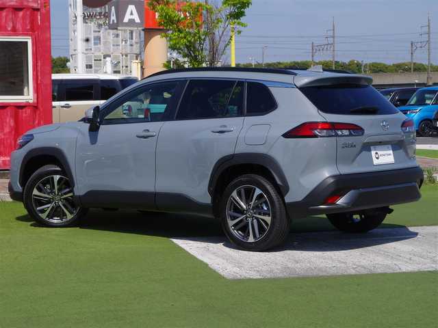 トヨタ カローラ クロス ハイブリッド Z 千葉県 2025(令7)年 0.1万km未満 セメントグレーメタリック Toyota Safety Sense/・プリクラッシュセーフティ/・レーンディパーチャーアラート/・オートハイビーム/・レーダークルーズコントロール/パノラマガラスルーフ/パワーバックドア/運転席パワーシート/ハーフレザーシート/前席シートヒーター/純正コネクティッドナビ/地デジTV/【Bluetooth接続】/パノラミックビューモニター/ドライブレコーダー/革巻きステアリング/ステアリングスイッチ/ETC（2.0）/LEDヘッドライト/フォグライト/ウインカーミラー/クリアランスソナー/純正18インチアルミホイル/サイド/カーテンエアバッグ/スマートキー