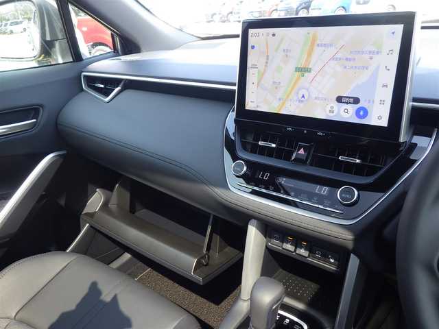 トヨタ カローラ クロス ハイブリッド Z 千葉県 2025(令7)年 0.1万km未満 セメントグレーメタリック Toyota Safety Sense/・プリクラッシュセーフティ/・レーンディパーチャーアラート/・オートハイビーム/・レーダークルーズコントロール/パノラマガラスルーフ/パワーバックドア/運転席パワーシート/ハーフレザーシート/前席シートヒーター/純正コネクティッドナビ/地デジTV/【Bluetooth接続】/パノラミックビューモニター/ドライブレコーダー/革巻きステアリング/ステアリングスイッチ/ETC（2.0）/LEDヘッドライト/フォグライト/ウインカーミラー/クリアランスソナー/純正18インチアルミホイル/サイド/カーテンエアバッグ/スマートキー