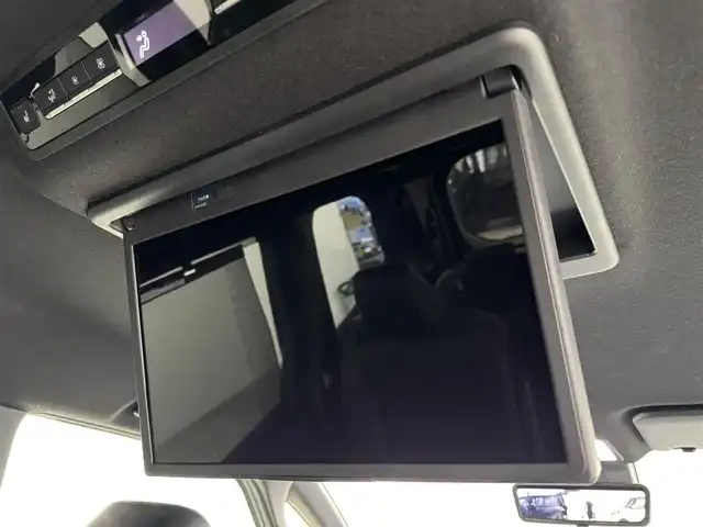 トヨタ ヴォクシー S－Z 福岡県 2023(令5)年 1.5万km グリッターブラックガラスフレーク １４型有機ＥＬ後席モニター　/純正１０．５型ディスプレイオーディオナビ　/快適利便パッケージ　/ビルトインＥＴＣ２．０　/デジタルルームミラー　/レーダークルーズコントロール　/コーナーセンサー　/トヨタセーフティセンス　/衝突被害軽減ブレーキ　/レーンキープ　/アクセル踏み間違い防止　/HUD　/Wエアコン　/両側電動スライドドア　/ハーフレザーシート　/シートヒーター　/ステアリングヒーター/パワーバックドア　/３眼ＬＥＤヘッドライト