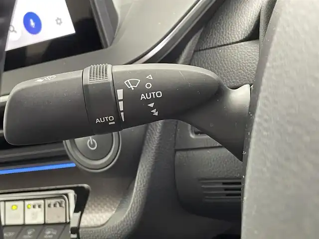 トヨタ プリウス Z 福井県 2023(令5)年 1.9万km プラチナホワイトパールマイカ 純正ナビ/Toyota Safety Sense/・プリクラッシュセーフティ/・レーンディパーチャーアラート/・レーダークルーズコントロール/ワイヤレス充電/パワーバックドア/電動パーキングブレーキ/ETC2.0/エアシート/シートヒーター/ステアリングヒーター/運転席パワーシート