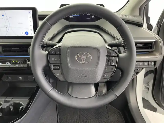 トヨタ プリウス Z 福井県 2023(令5)年 1.9万km プラチナホワイトパールマイカ 純正ナビ/Toyota Safety Sense/・プリクラッシュセーフティ/・レーンディパーチャーアラート/・レーダークルーズコントロール/ワイヤレス充電/パワーバックドア/電動パーキングブレーキ/ETC2.0/エアシート/シートヒーター/ステアリングヒーター/運転席パワーシート