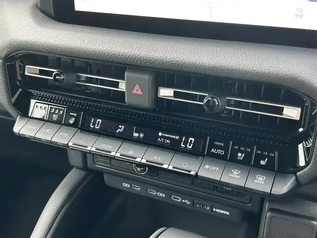 トヨタ ランドクルーザー ２５０ VX 群馬県 2025(令7)年 0.1万km プラチナホワイトパールマイカ 4WD/ワンオーナー/純正12.3型DAナビ・フルセグTV/パイオニアプレミアムサウンド/Bluetooth・USB・HDMI・ミラキャスト/パノラミックビューモニター/ムーンルーフ/前席ベンチレーション・ヒーター/運転席パワーシート/ステアリングヒーター/デジタルインナーミラー/パワーバックドア/セーフティセンス/トヨタチームメイト/プリクラッシュセーフティ/レーダークルーズコントロール/レーントレーシングアシスト/レーンディパーチャーアラート/オートマチックハイビーム/ブラインドスポットモニター/純正フロアマット/3眼LEDヘッドランプ/LEDフォグランプ/LEDリアフォグランプ/ブラックルーフレール/純正18インチアルミ