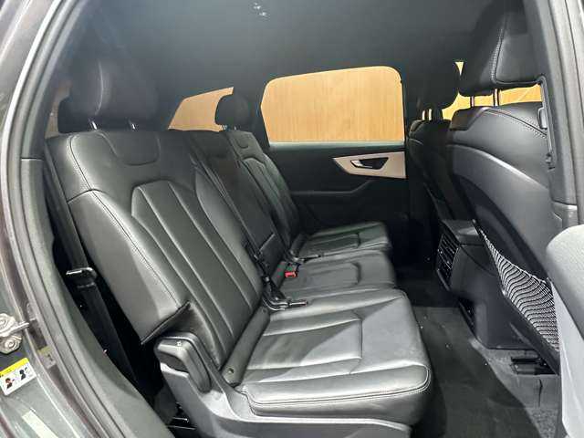 アウディ Ｑ７ 45 Sラインリミテッド 千葉県 2021(令3)年 3万km デイトナグレーパールエフェクト 限定車　/ＡＣＣ　/黒革シート　/ＨＵＤ　/バーチャルコックピット　/ナビ　/地デジＴＶ　/３６０°　/シートＨ　/マトリクスＬＥＤライト　/電動リアゲート　/サイドアシスト　/プレセンスフロント　/プレセンスリア　/ＥＴＣ
