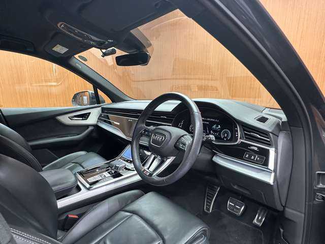 アウディ Ｑ７ 45 Sラインリミテッド 千葉県 2021(令3)年 3万km デイトナグレーパールエフェクト 限定車　/ＡＣＣ　/黒革シート　/ＨＵＤ　/バーチャルコックピット　/ナビ　/地デジＴＶ　/３６０°　/シートＨ　/マトリクスＬＥＤライト　/電動リアゲート　/サイドアシスト　/プレセンスフロント　/プレセンスリア　/ＥＴＣ