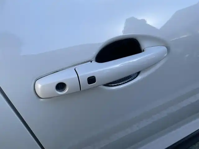 スズキ スイフト スポーツ 静岡県 2024(令6)年 0.7万km ピュアホワイトP ワンオーナー/社外デジタルインナーミラー型/　　前後ドライブレコーダー/ビルトインETC/運転席シートヒーター/衝突軽減ブレーキ/レーンキープアシスト/バックソナー/ブラインドスポットモニター/レーダークルーズコントロール/ドアハンドルプロテクター/バックフォグ/LEDヘッドライト/純正17インチAW/スマートキー×2/保証書/取扱説明書