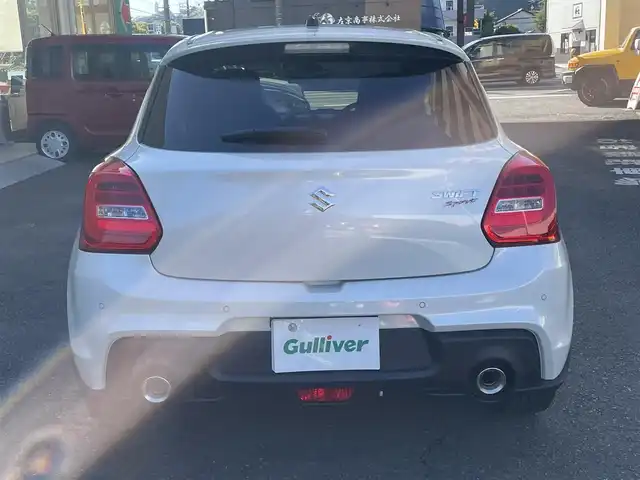 スズキ スイフト スポーツ 静岡県 2024(令6)年 0.7万km ピュアホワイトP ワンオーナー/社外デジタルインナーミラー型/　　前後ドライブレコーダー/ビルトインETC/運転席シートヒーター/衝突軽減ブレーキ/レーンキープアシスト/バックソナー/ブラインドスポットモニター/レーダークルーズコントロール/ドアハンドルプロテクター/バックフォグ/LEDヘッドライト/純正17インチAW/スマートキー×2/保証書/取扱説明書