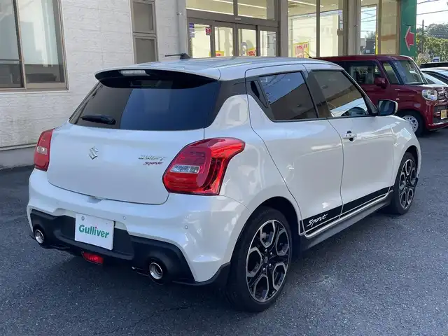 スズキ スイフト スポーツ 静岡県 2024(令6)年 0.7万km ピュアホワイトP ワンオーナー/社外デジタルインナーミラー型/　　前後ドライブレコーダー/ビルトインETC/運転席シートヒーター/衝突軽減ブレーキ/レーンキープアシスト/バックソナー/ブラインドスポットモニター/レーダークルーズコントロール/ドアハンドルプロテクター/バックフォグ/LEDヘッドライト/純正17インチAW/スマートキー×2/保証書/取扱説明書
