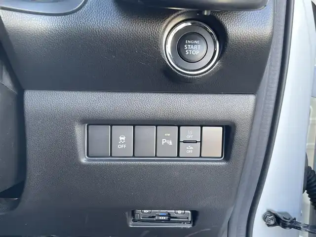 スズキ スイフト スポーツ 静岡県 2024(令6)年 0.7万km ピュアホワイトP ワンオーナー/社外デジタルインナーミラー型/　　前後ドライブレコーダー/ビルトインETC/運転席シートヒーター/衝突軽減ブレーキ/レーンキープアシスト/バックソナー/ブラインドスポットモニター/レーダークルーズコントロール/ドアハンドルプロテクター/バックフォグ/LEDヘッドライト/純正17インチAW/スマートキー×2/保証書/取扱説明書