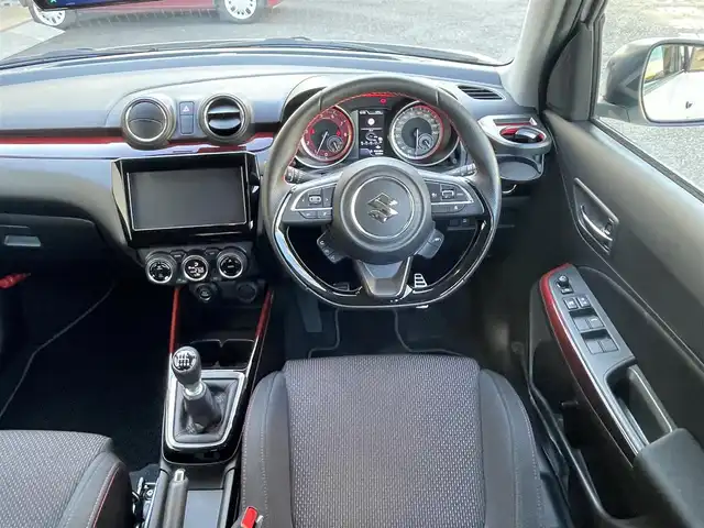 スズキ スイフト スポーツ 静岡県 2024(令6)年 0.7万km ピュアホワイトP ワンオーナー/社外デジタルインナーミラー型/　　前後ドライブレコーダー/ビルトインETC/運転席シートヒーター/衝突軽減ブレーキ/レーンキープアシスト/バックソナー/ブラインドスポットモニター/レーダークルーズコントロール/ドアハンドルプロテクター/バックフォグ/LEDヘッドライト/純正17インチAW/スマートキー×2/保証書/取扱説明書