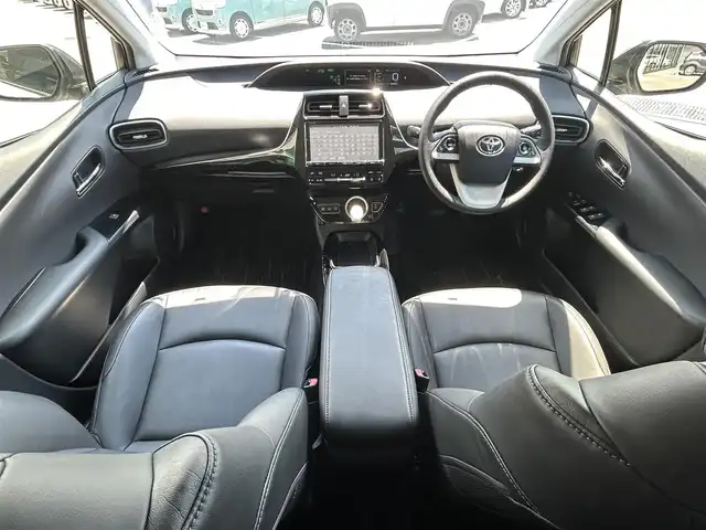 トヨタ プリウス S ツーリングセレクション 愛媛県 2016(平28)年 6.9万km スーパーホワイトⅡ 純正ナビ（Bluetooth/フルセグTV）/バックカメラ/ETC/レザーシート/シートヒーター/フルエアロパーツ/純正フロアマット/純正アルミホイール/トノカバー/ABS/横滑り防止装置/盗難防止装置/LEDヘッドライト/Wサイドエアバッグ/カーテンエアバッグ