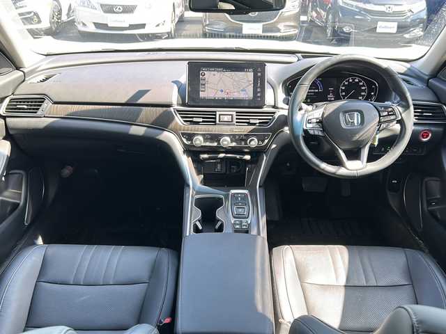 ホンダ アコード EX 栃木県 2022(令4)年 4.2万km プラチナホワイトパール 純正ナビ/フルセグ/Bluetooth/純正ドライブレコーダー/バックカメラ/サンルーフ/置くだけ充電/ホンダセンシング/・衝突軽減ブレーキ（CMBS）/・車線維持支援システム（LKAS）/・オートハイビーム/・アダプティブクルーズコントロール/ブラインドスポットインフォメーション/アダプティブ・ダンパー・システム/ヘッドアップディスプレイ/ブラックレザーシート/シートヒーター　前席/パワーシート　前席/サイドステップガーニッシュ　LED付/純正フロアマット