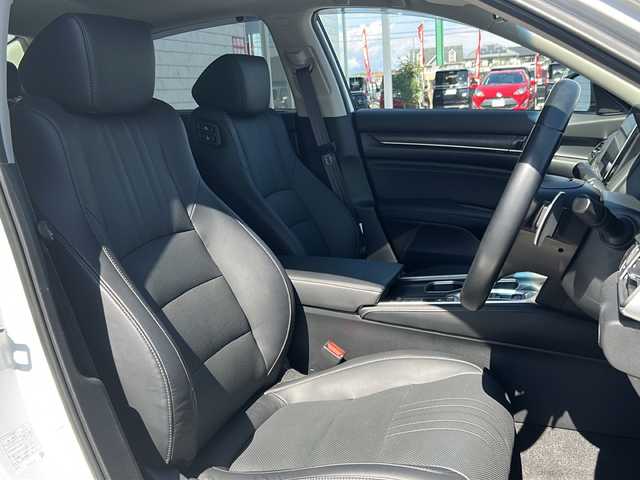 ホンダ アコード EX 栃木県 2022(令4)年 4.2万km プラチナホワイトパール 純正ナビ/フルセグ/Bluetooth/純正ドライブレコーダー/バックカメラ/サンルーフ/置くだけ充電/ホンダセンシング/・衝突軽減ブレーキ（CMBS）/・車線維持支援システム（LKAS）/・オートハイビーム/・アダプティブクルーズコントロール/ブラインドスポットインフォメーション/アダプティブ・ダンパー・システム/ヘッドアップディスプレイ/ブラックレザーシート/シートヒーター　前席/パワーシート　前席/サイドステップガーニッシュ　LED付/純正フロアマット