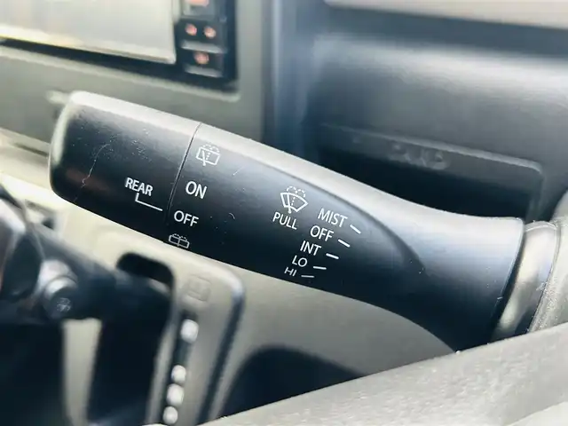 スズキ ワゴンＲ HYBRID FX 岡山県 2019(平31)年 7.3万km ブルーイッシュブラックパール3 (株)IDOMが運営する【じしゃロン岡山店】の自社ローン専用車両になります。こちらは現金またはオートローンご利用時の価格です。自社ローンご希望の方は別途その旨お申付け下さい/・社外ナビゲーション/・Ｂｌｕｅｔｏｏｔｈ/・フルセグ/・オートライト/・セーフティＰＫＧ