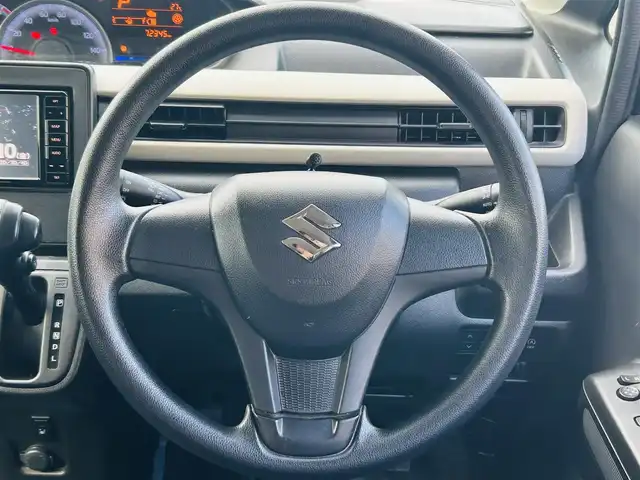 スズキ ワゴンＲ HYBRID FX 岡山県 2019(平31)年 7.3万km ブルーイッシュブラックパール3 (株)IDOMが運営する【じしゃロン岡山店】の自社ローン専用車両になります。こちらは現金またはオートローンご利用時の価格です。自社ローンご希望の方は別途その旨お申付け下さい/・社外ナビゲーション/・Ｂｌｕｅｔｏｏｔｈ/・フルセグ/・オートライト/・セーフティＰＫＧ