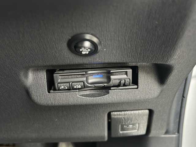 トヨタ プリウス G 兵庫県 2014(平26)年 9.5万km シルバーM 純正ナビ【CD/DVD/BT/フルセグTV】/バックカメラ/ハーフレザーシート/純正15インチアルミ/プッシュスタート/クルーズコントロール/ETC/パワーシート【運転席】/ウィンカーミラー/フォグ