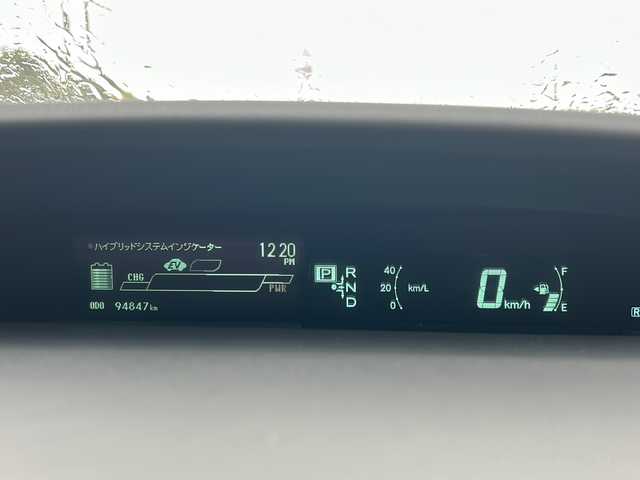 トヨタ プリウス G 兵庫県 2014(平26)年 9.5万km シルバーM 純正ナビ【CD/DVD/BT/フルセグTV】/バックカメラ/ハーフレザーシート/純正15インチアルミ/プッシュスタート/クルーズコントロール/ETC/パワーシート【運転席】/ウィンカーミラー/フォグ