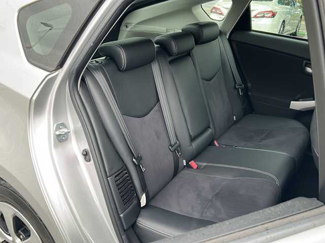 トヨタ プリウス G 兵庫県 2014(平26)年 9.5万km シルバーM 純正ナビ【CD/DVD/BT/フルセグTV】/バックカメラ/ハーフレザーシート/純正15インチアルミ/プッシュスタート/クルーズコントロール/ETC/パワーシート【運転席】/ウィンカーミラー/フォグ