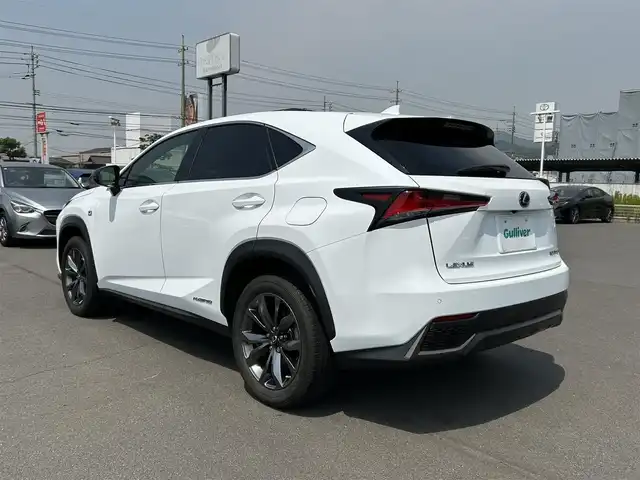 レクサス ＮＸ 300h Fスポーツ 岡山県 2018(平30)年 9.2万km ホワイトノーヴァガラスフレーク 登録時走行距離91892km/純正10.3インチナビ/フルセグTV/(AM.FM.TV.CD.DVD.BT)/サンルーフ/マークレビンソン/バックカメラ/ETC2.0/レーダークルーズコントロール/レーンキープアシスト/電動リアゲート/シートヒーター/エアシート/クリアランスソナー/衝突軽減/MTモード付AT/純正フロアマット/18インチ純正AW