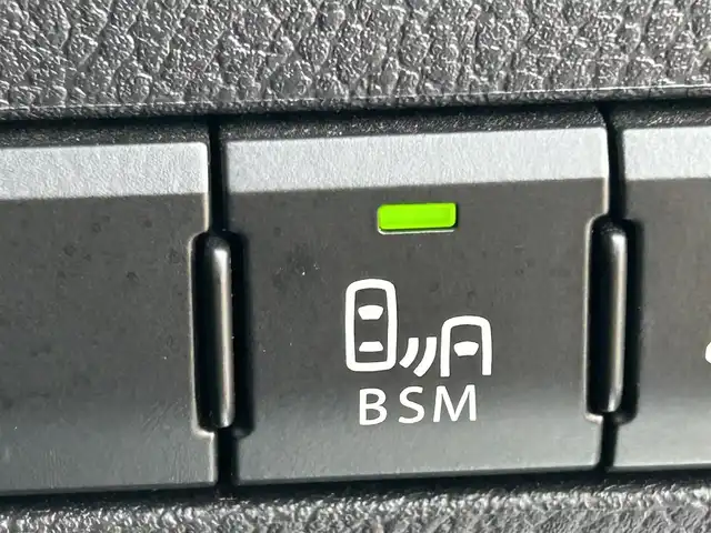レクサス ＮＸ 300h Fスポーツ 岡山県 2018(平30)年 9.2万km ホワイトノーヴァガラスフレーク 登録時走行距離91892km/純正10.3インチナビ/フルセグTV/(AM.FM.TV.CD.DVD.BT)/サンルーフ/マークレビンソン/バックカメラ/ETC2.0/レーダークルーズコントロール/レーンキープアシスト/電動リアゲート/シートヒーター/エアシート/クリアランスソナー/衝突軽減/MTモード付AT/純正フロアマット/18インチ純正AW