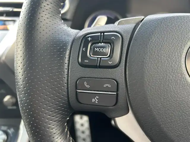 レクサス ＮＸ 300h Fスポーツ 岡山県 2018(平30)年 9.2万km ホワイトノーヴァガラスフレーク 登録時走行距離91892km/純正10.3インチナビ/フルセグTV/(AM.FM.TV.CD.DVD.BT)/サンルーフ/マークレビンソン/バックカメラ/ETC2.0/レーダークルーズコントロール/レーンキープアシスト/電動リアゲート/シートヒーター/エアシート/クリアランスソナー/衝突軽減/MTモード付AT/純正フロアマット/18インチ純正AW