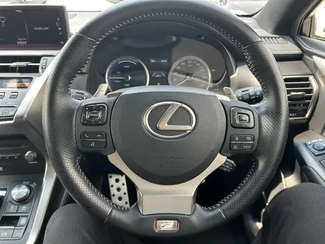 レクサス ＮＸ 300h Fスポーツ 岡山県 2018(平30)年 9.2万km ホワイトノーヴァガラスフレーク 登録時走行距離91892km/純正10.3インチナビ/フルセグTV/(AM.FM.TV.CD.DVD.BT)/サンルーフ/マークレビンソン/バックカメラ/ETC2.0/レーダークルーズコントロール/レーンキープアシスト/電動リアゲート/シートヒーター/エアシート/クリアランスソナー/衝突軽減/MTモード付AT/純正フロアマット/18インチ純正AW