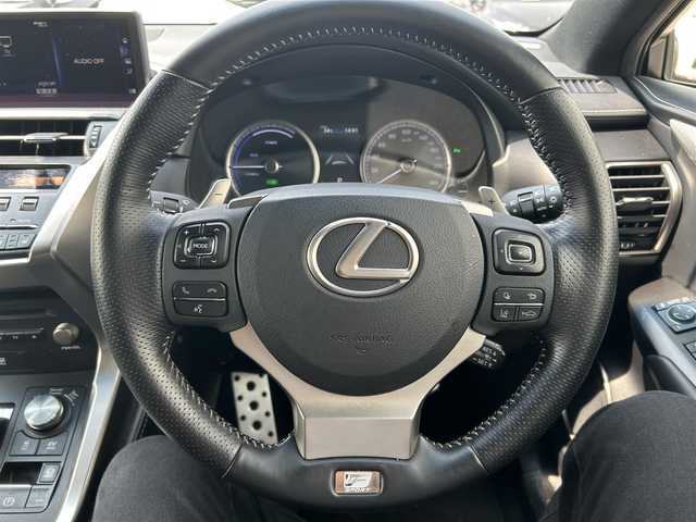 レクサス ＮＸ 300h Fスポーツ 岡山県 2018(平30)年 9.2万km ホワイトノーヴァガラスフレーク 登録時走行距離91892km/純正10.3インチナビ/フルセグTV/(AM.FM.TV.CD.DVD.BT)/サンルーフ/マークレビンソン/バックカメラ/ETC2.0/レーダークルーズコントロール/レーンキープアシスト/電動リアゲート/シートヒーター/エアシート/クリアランスソナー/衝突軽減/MTモード付AT/純正フロアマット/18インチ純正AW