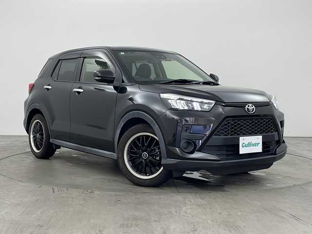 トヨタ ライズ G 兵庫県 2021(令3)年 3万km ブラックマイカメタリック ・スマートアシスト/・衝突回避支援ブレーキ/・車線逸脱警報機能/・車線逸脱抑制制御機能/・ブレーキ制御付き誤発進抑制機能/・先行車発進お知らせ機能/・オートハイビーム/・コーナーセンサー/・標識認識機能/・LEDヘッドライト/・オートライト/・キーフリーシステム/・ナビレディパッケージ/・バックカメラ/・ステアリングスイッチ/・純正7インチSDナビ（NSZT-W68T）/・CD/DVD/SD/BT/フルセグTV/・ビルトインETC/・ドライブレコーダー/・社外17インチアルミホイール/・純正フロアマット/・カーテンエアバック