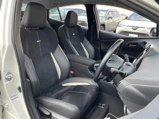 トヨタ プリウス ＰＨＶ S GRスポーツ 東京都 2019(令1)年 4.2万km ホワイトパールクリスタルシャイン 9インチナビ  /ハーフレザー/ ETC  /ドラレコ レーダークルーズ　/追従クルコン /フルセグTV /フロアマット純正/ LEDヘッドライト/ コーナーセンサー /車外カメラ（バック）/ カーテンエアバック