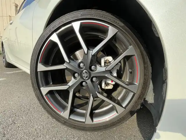 トヨタ プリウス ＰＨＶ S GRスポーツ 東京都 2019(令1)年 4.2万km ホワイトパールクリスタルシャイン 9インチナビ  /ハーフレザー/ ETC  /ドラレコ レーダークルーズ　/追従クルコン /フルセグTV /フロアマット純正/ LEDヘッドライト/ コーナーセンサー /車外カメラ（バック）/ カーテンエアバック