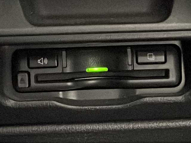 マツダ ＣＸ－３０ 20S 広島県 2021(令3)年 4.9万km スノーフレイクホワイトパールマイカ 純正８．８型ナビ　/３６０°ビューモニター　/レーダークルーズコントロール　/フルセグ　/オートハイビーム　　/レーンキープアシスト　/衝突軽減ブレーキ　/コーナーセンサー　/LEDヘッドランプ　/フォグランプ　/ETC/純正16インチアルミホイール(215/65/R16)/エアバック（運転席/助手席/サイド）