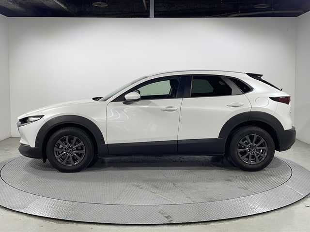 マツダ ＣＸ－３０ 20S 広島県 2021(令3)年 4.9万km スノーフレイクホワイトパールマイカ 純正８．８型ナビ　/３６０°ビューモニター　/レーダークルーズコントロール　/フルセグ　/オートハイビーム　　/レーンキープアシスト　/衝突軽減ブレーキ　/コーナーセンサー　/LEDヘッドランプ　/フォグランプ　/ETC/純正16インチアルミホイール(215/65/R16)/エアバック（運転席/助手席/サイド）