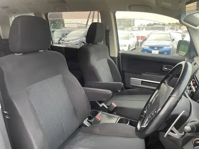 三菱 デリカＤ：５ D－Power package 千葉県 2014(平26)年 6.7万km ウォームホワイトパール 社外SDナビ/　　CD/DVD/BT/フルセグ/MSV/USB/iPod/バックカメラ/両側パワースライドドア/クルーズコントロール/HIDオートライト/前席シートヒーター/純正18インチAW/ミラー型ドライブレコーダー/パドルシフト/横滑り防止装置/純正ドアバイザー/純正フロアマット/スマートキー/ETC