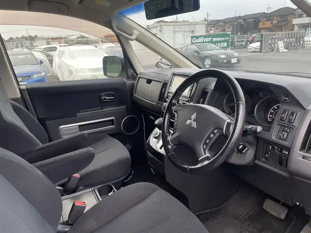 三菱 デリカＤ：５ D－Power package 千葉県 2014(平26)年 6.7万km ウォームホワイトパール 社外SDナビ/　　CD/DVD/BT/フルセグ/MSV/USB/iPod/バックカメラ/両側パワースライドドア/クルーズコントロール/HIDオートライト/前席シートヒーター/純正18インチAW/ミラー型ドライブレコーダー/パドルシフト/横滑り防止装置/純正ドアバイザー/純正フロアマット/スマートキー/ETC