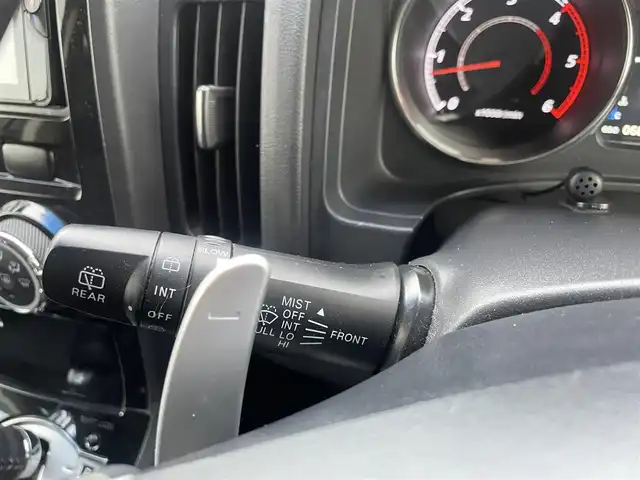 三菱 デリカＤ：５ D－Power package 千葉県 2014(平26)年 6.7万km ウォームホワイトパール 社外SDナビ/　　CD/DVD/BT/フルセグ/MSV/USB/iPod/バックカメラ/両側パワースライドドア/クルーズコントロール/HIDオートライト/前席シートヒーター/純正18インチAW/ミラー型ドライブレコーダー/パドルシフト/横滑り防止装置/純正ドアバイザー/純正フロアマット/スマートキー/ETC