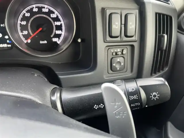 三菱 デリカＤ：５ D－Power package 千葉県 2014(平26)年 6.7万km ウォームホワイトパール 社外SDナビ/　　CD/DVD/BT/フルセグ/MSV/USB/iPod/バックカメラ/両側パワースライドドア/クルーズコントロール/HIDオートライト/前席シートヒーター/純正18インチAW/ミラー型ドライブレコーダー/パドルシフト/横滑り防止装置/純正ドアバイザー/純正フロアマット/スマートキー/ETC