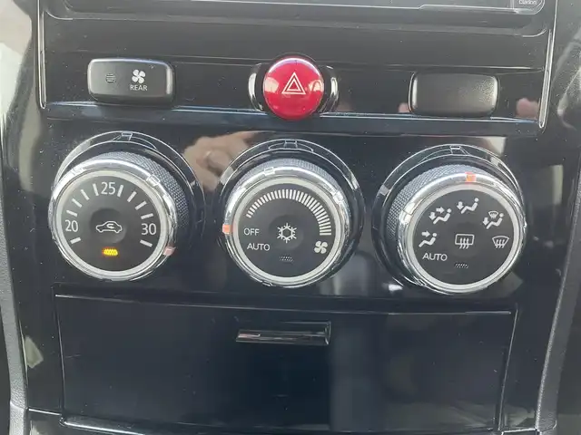 三菱 デリカＤ：５ D－Power package 千葉県 2014(平26)年 6.7万km ウォームホワイトパール 社外SDナビ/　　CD/DVD/BT/フルセグ/MSV/USB/iPod/バックカメラ/両側パワースライドドア/クルーズコントロール/HIDオートライト/前席シートヒーター/純正18インチAW/ミラー型ドライブレコーダー/パドルシフト/横滑り防止装置/純正ドアバイザー/純正フロアマット/スマートキー/ETC