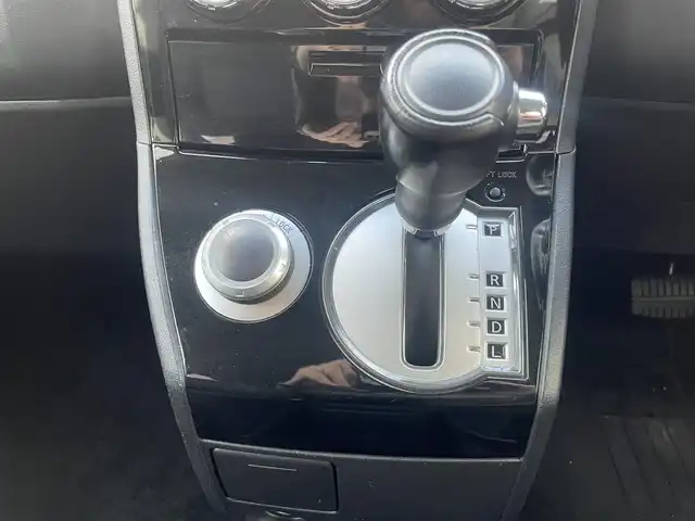 三菱 デリカＤ：５ D－Power package 千葉県 2014(平26)年 6.7万km ウォームホワイトパール 社外SDナビ/　　CD/DVD/BT/フルセグ/MSV/USB/iPod/バックカメラ/両側パワースライドドア/クルーズコントロール/HIDオートライト/前席シートヒーター/純正18インチAW/ミラー型ドライブレコーダー/パドルシフト/横滑り防止装置/純正ドアバイザー/純正フロアマット/スマートキー/ETC